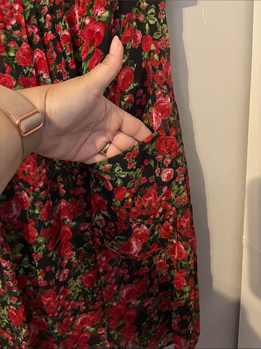 NWT Red Rose Print Sleeveless Shift Dress with Pockets Sz 12 - Picture 4 of 9